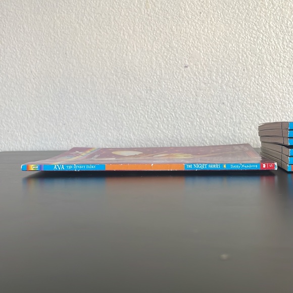 Rainbow Magic: The Night Fairies - Picture 3 of 5